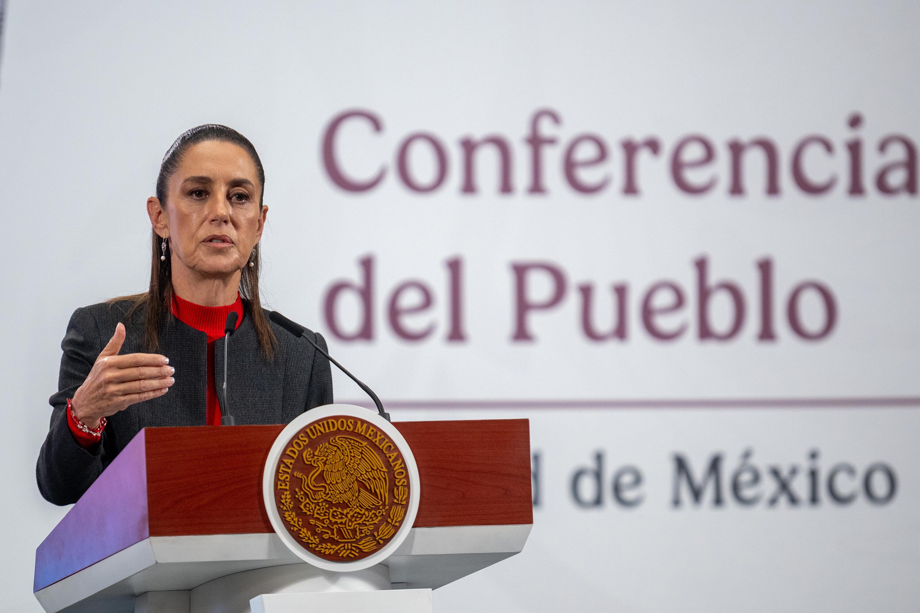 Claudia Sheinbaum el pasado 10 de julio de 2025 durante la conferencia mañanera en el Palacio Nacional de Ciudad de México. FOTO: Juan Abundis via Getty Images