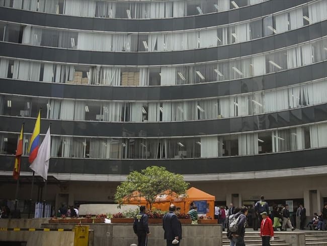 Se presume que algunas de estas renuncias hacen parte del proceso de implementación de Transmilenio por la carrera séptima. Foto: Colprensa