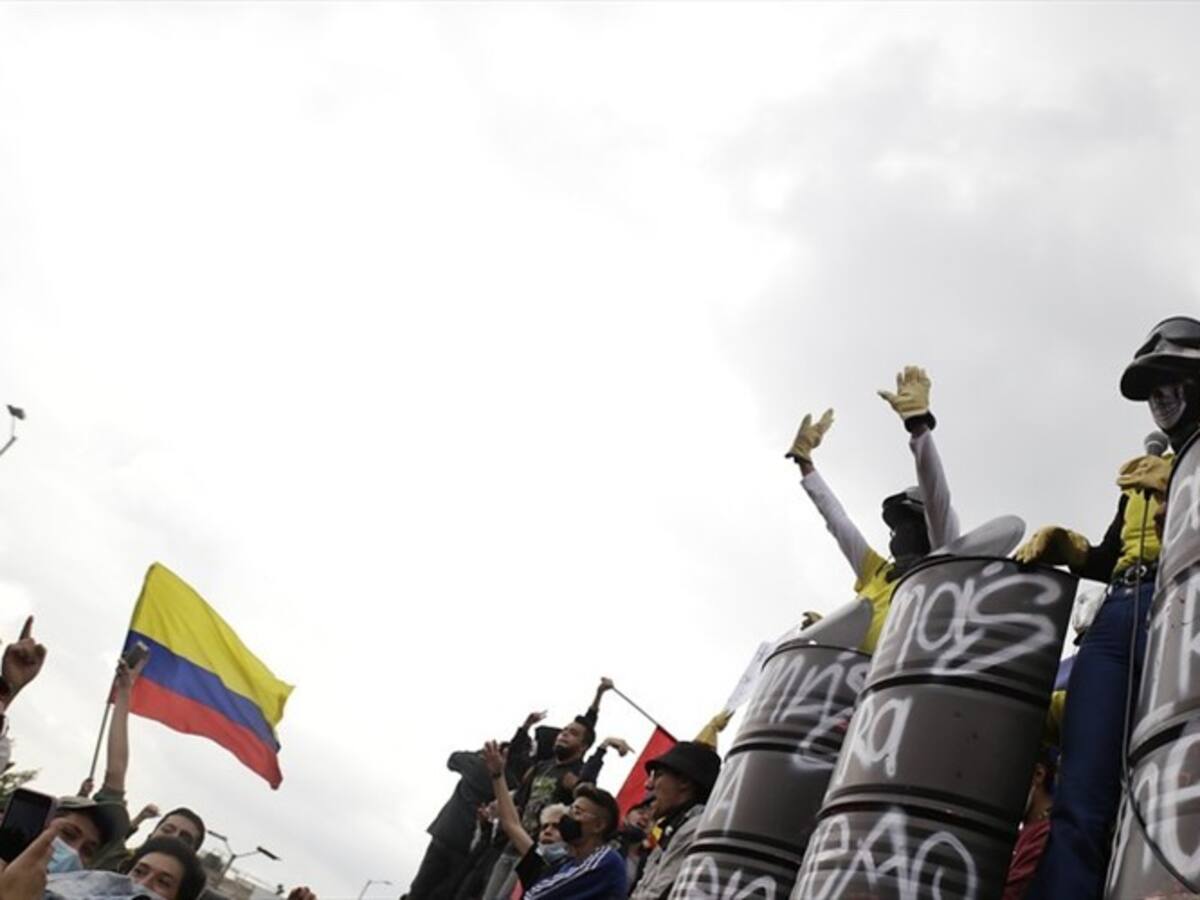 Claudia López no llegó a la reunión con los jóvenes de la Primera Línea