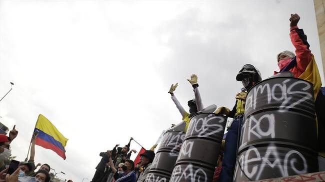 Jóvenes de primeras líneas se retiraron de reunión con la Alcaldía de Bogotá debido a que no llegó la alcaldesa Claudia López. Foto: Colprensa