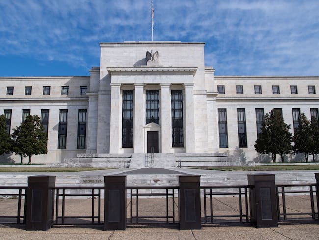 “Aumentaron las tasas de interés para que la inflación baje”: execonomista de la Reserva Federal de EE.UU.