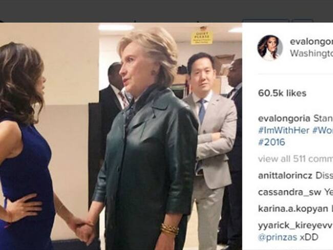 Eva Longoria y Hillary Clinton, en el evento de ayer miércoles (c) Instagram. Foto: Bang Media