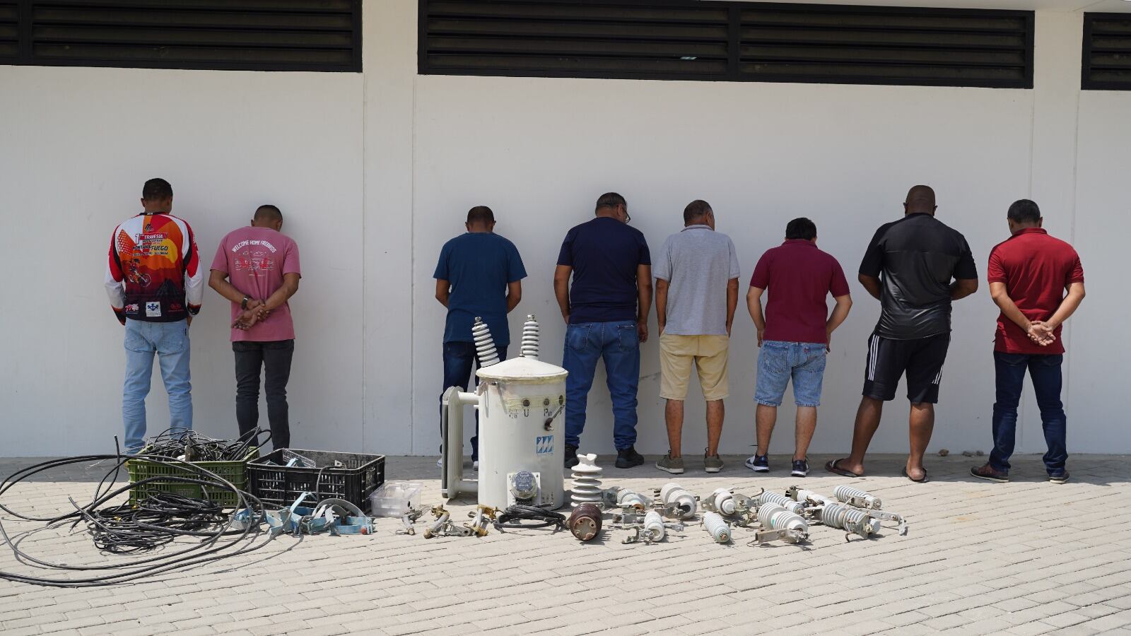 Foto: Capturados por fraude de energía eléctrica/ Air-e