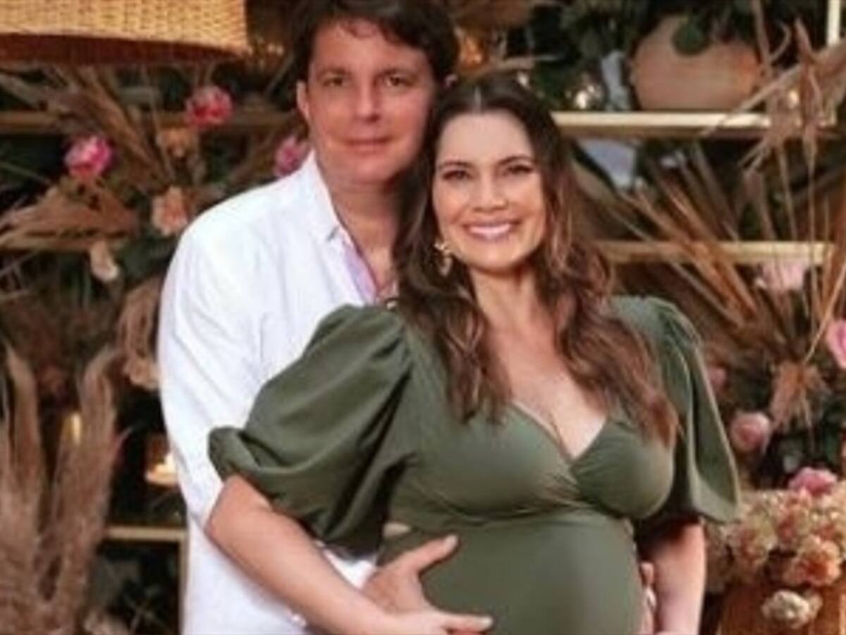 Jessica de la Peña presentó en sociedad a su pequeño bebé, a tres meses de su nacimiento