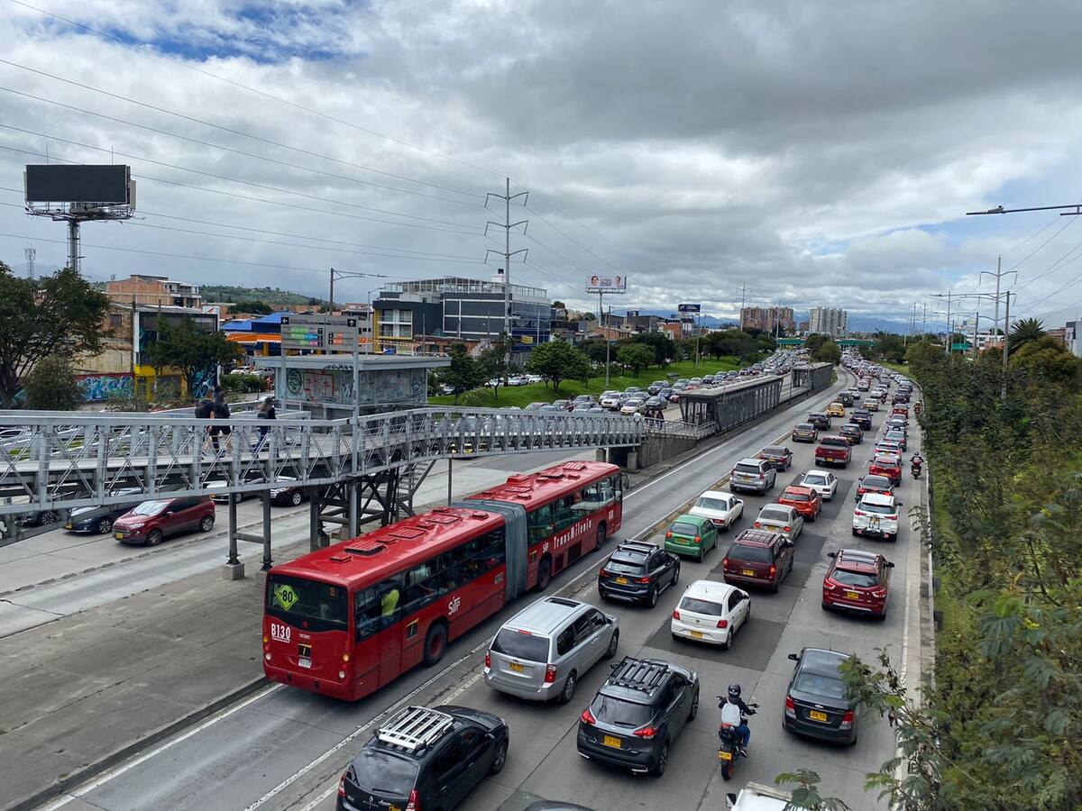 Video: Monumental trancón en la autopista norte de Bogotá en la jornada electoral