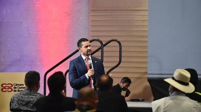 Críticas al minInterior por sugerir que Petro “es un justificador de la toma del Palacio de Justicia”. Foto: Colprensa