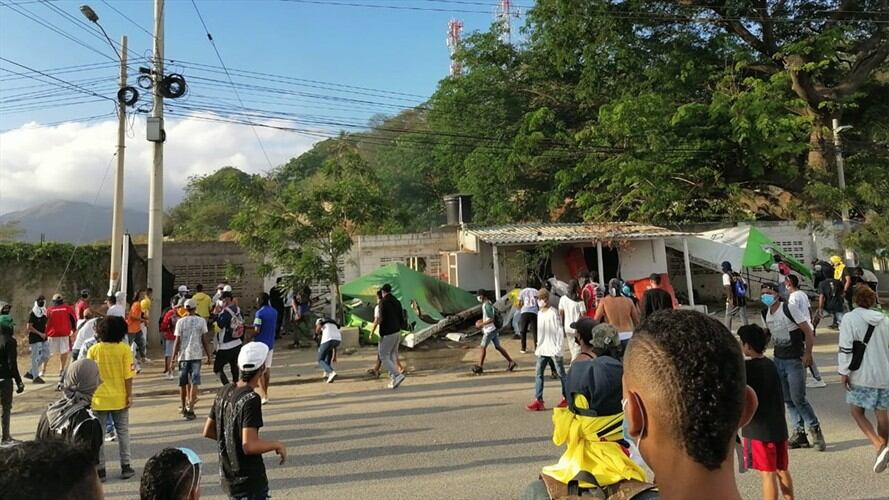 Marcha en Santa Marta fue infiltrada por vándalos a sueldo: Comité del paro. Foto: Cortesía: Gennys Alvarez
