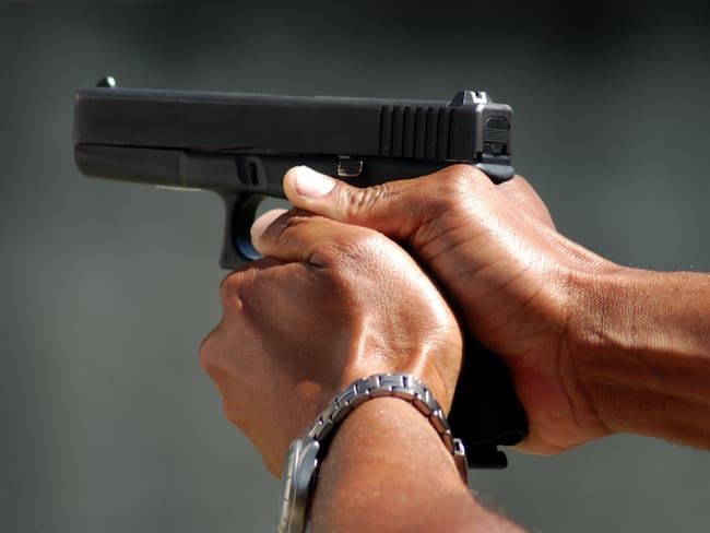 Imagen de referencia de un arma. Foto: Getty Images.