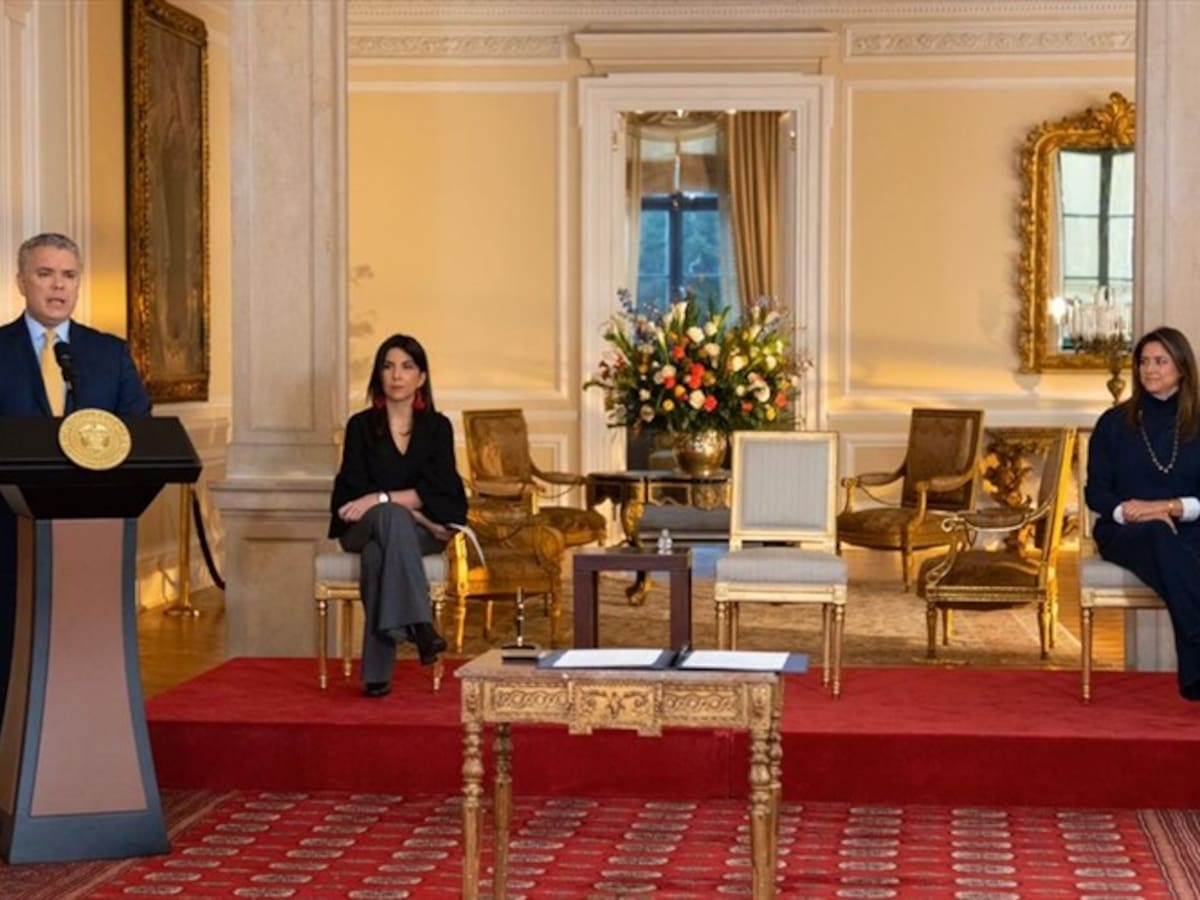 Padres y madres de familia deberán acudir obligatoriamente a escuelas de orientación