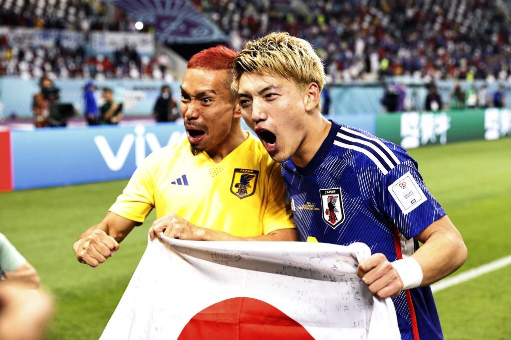 Jugadores de Japón Yuto Nagatomo y Ritsu Doan. Foto: ANP via Getty Images