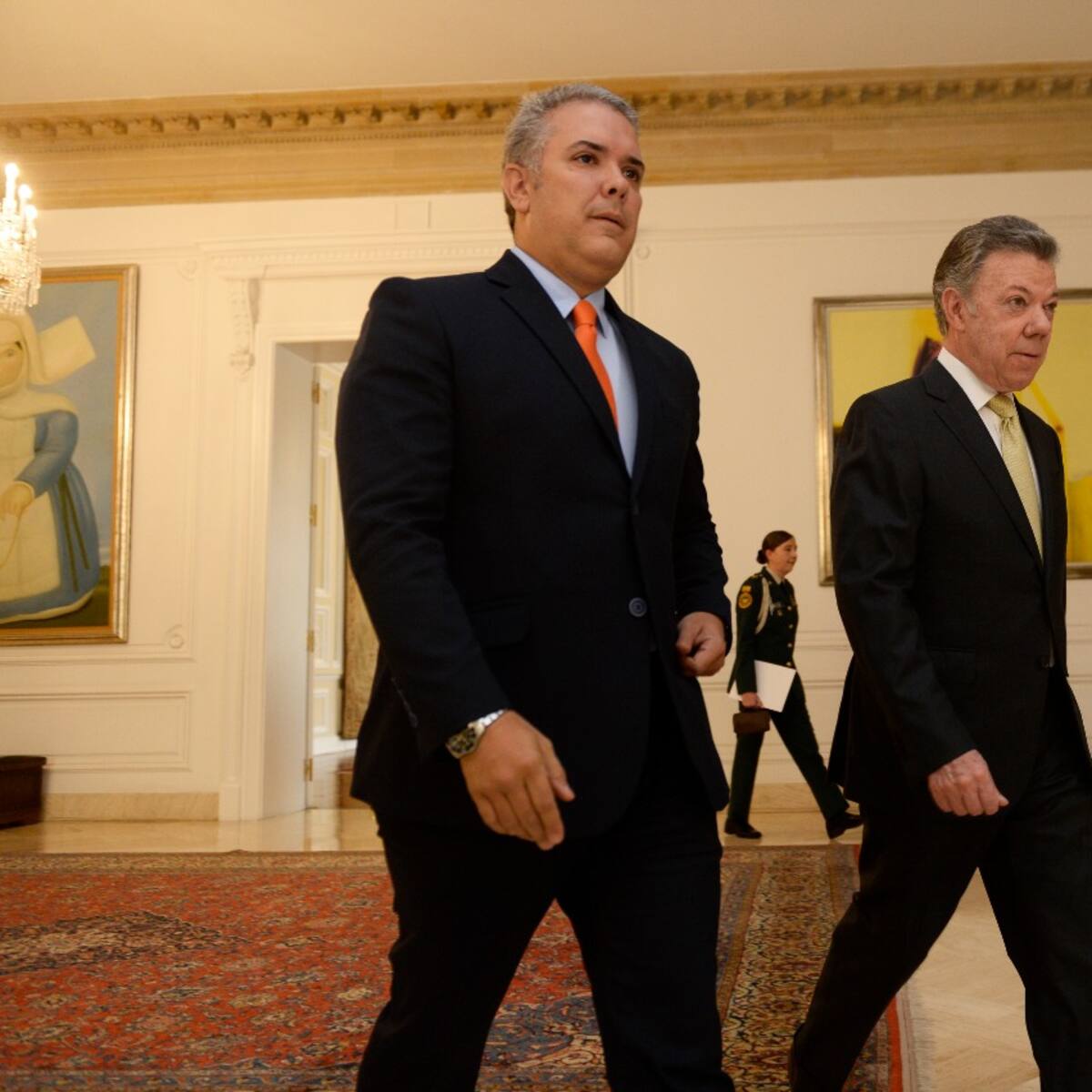 Foto: El apretón de manos entre el presidente Duque y el expresidente Santos