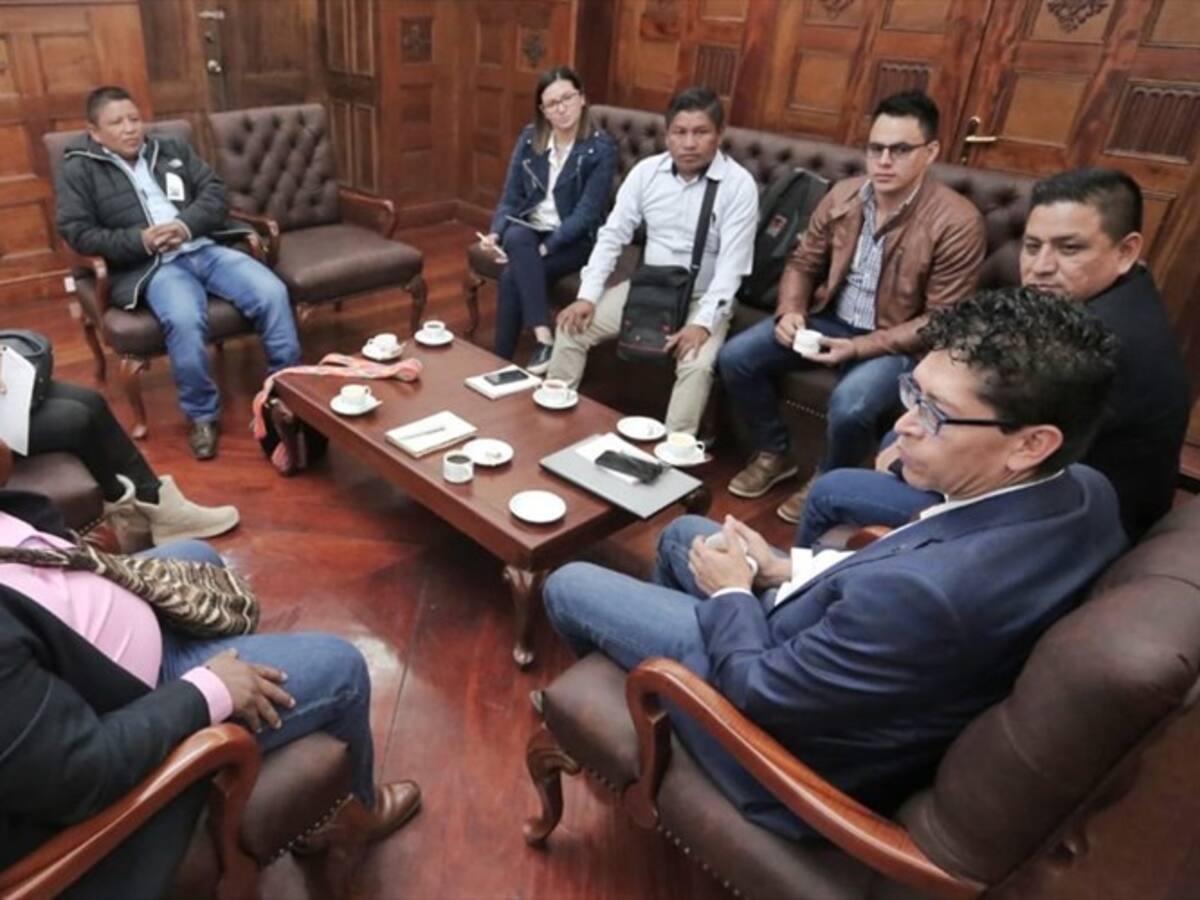Compromisos en varios frentes sociales deja encuentro de U´was y gobernador Barragán