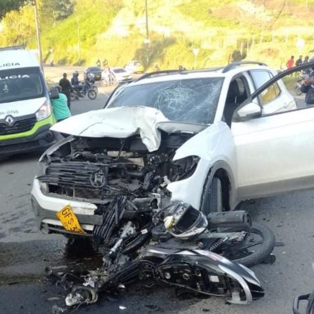 El accidente se registró en el sector de Los Faroles, el implicado conducía bajo los efectos del licor. Crédito: Policía Popayán. 