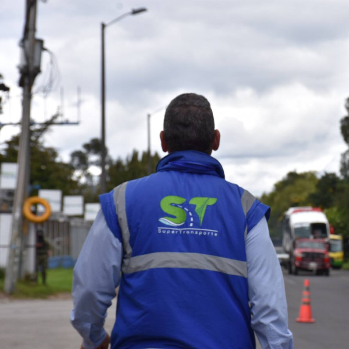 Formulan cargos a diez organismos de tránsito por presuntamente no controlar servicios ilegales