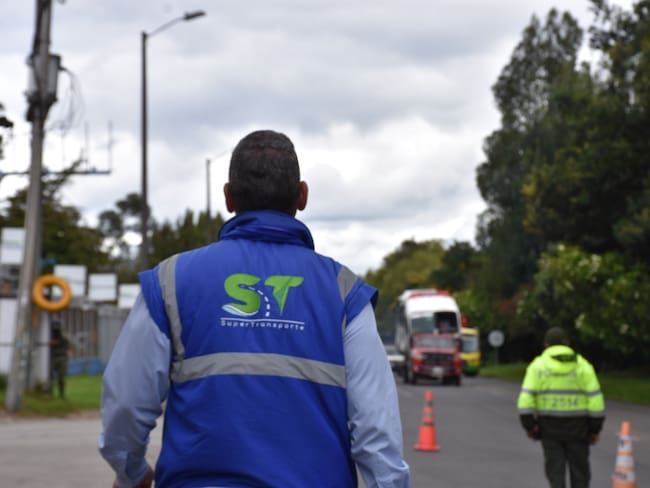 Formulan cargos a diez organismos de tránsito por presuntamente no controlar servicios ilegales. Foto: Colprensa