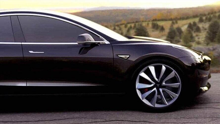 Tesla diseña un elevador para su coches eléctricos. Foto: Bang Media