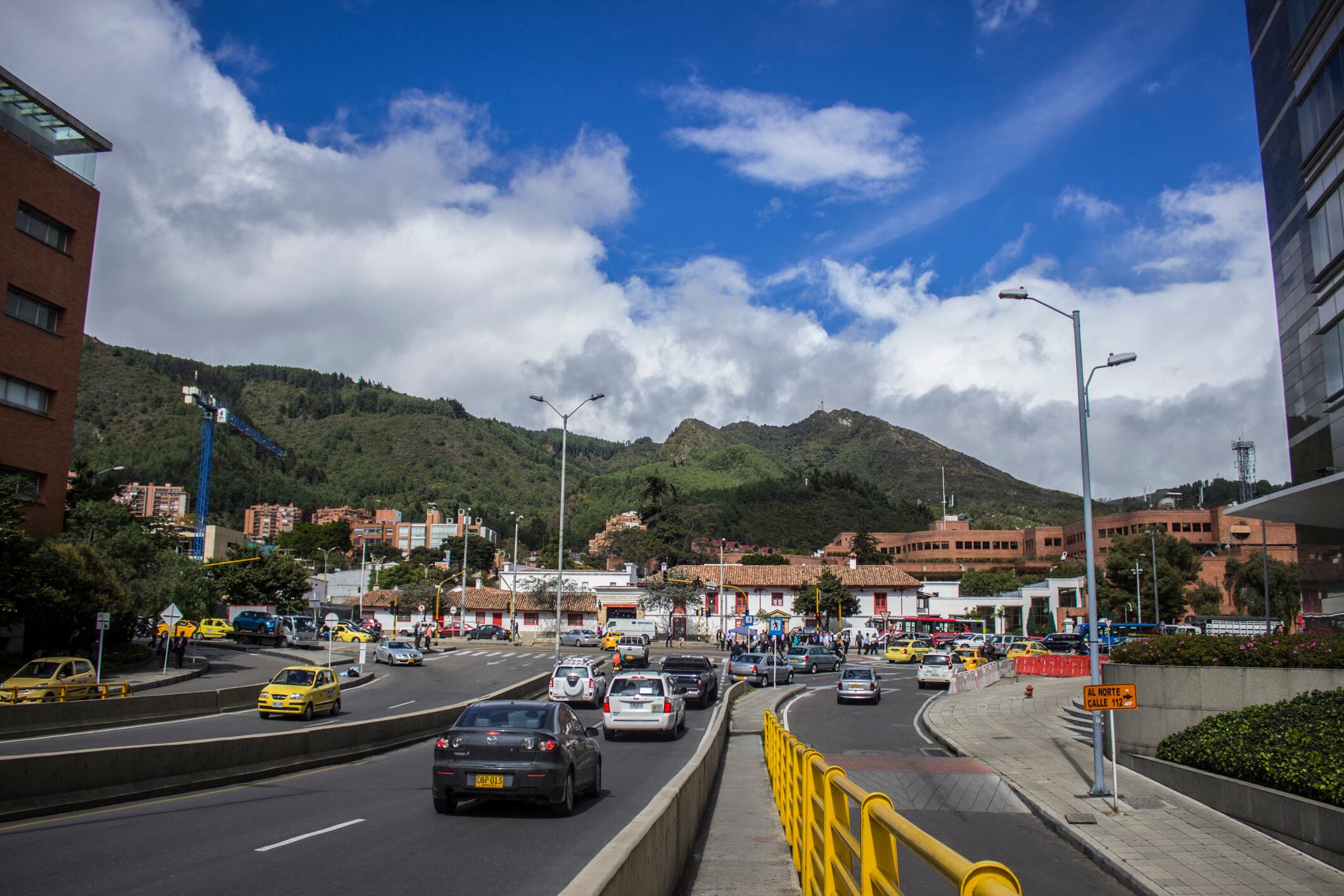 Imagen de referencia de carros en Bogotá. Foto: Getty Images.