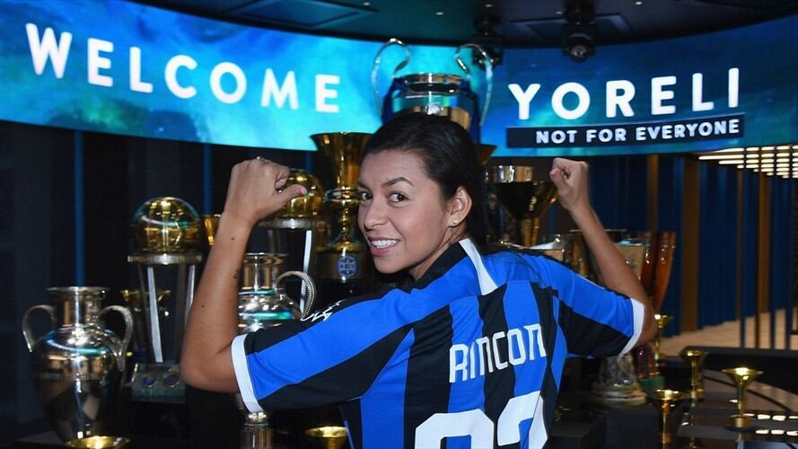 Yoreli rincón, de 26 años, vuelve al fútbol internacional . Foto: Twitter: Inter_es