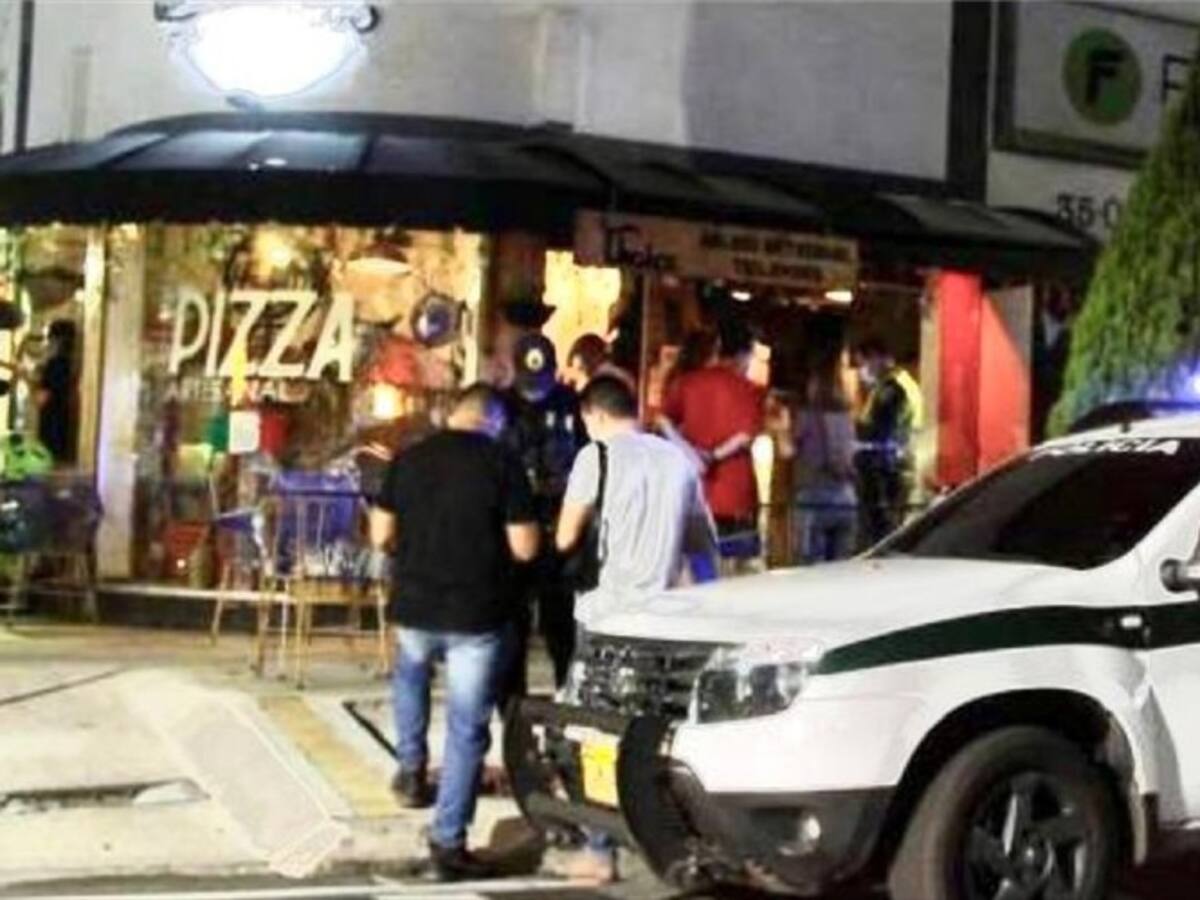 Otro atraco masivo en Bucaramanga, hombres armados roban en una pizzería