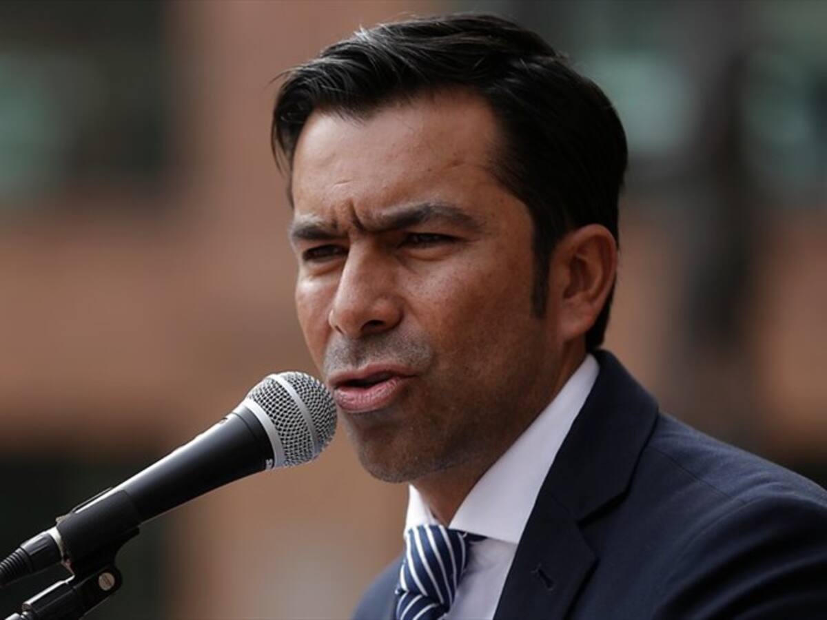 No hay investigación en mi contra por “volteo” de tierras: gobernador de Cundinamarca