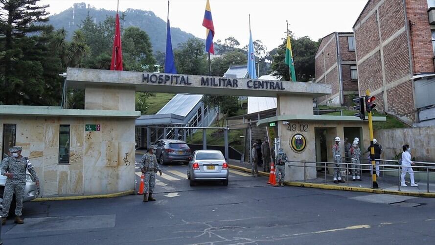 La Armada Nacional confirmó que en las últimas horas fueron robados cinco fusiles del armerillo del Hospital Militar. Foto: Colprensa / CAMILA DÍAZ