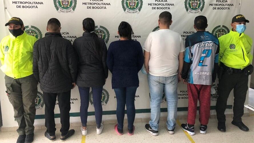 La policía judicial Sijín materializó cinco órdenes de captura contra presuntos integrantes de la red delincuencial Los Rojos 2. Foto: Cortesía