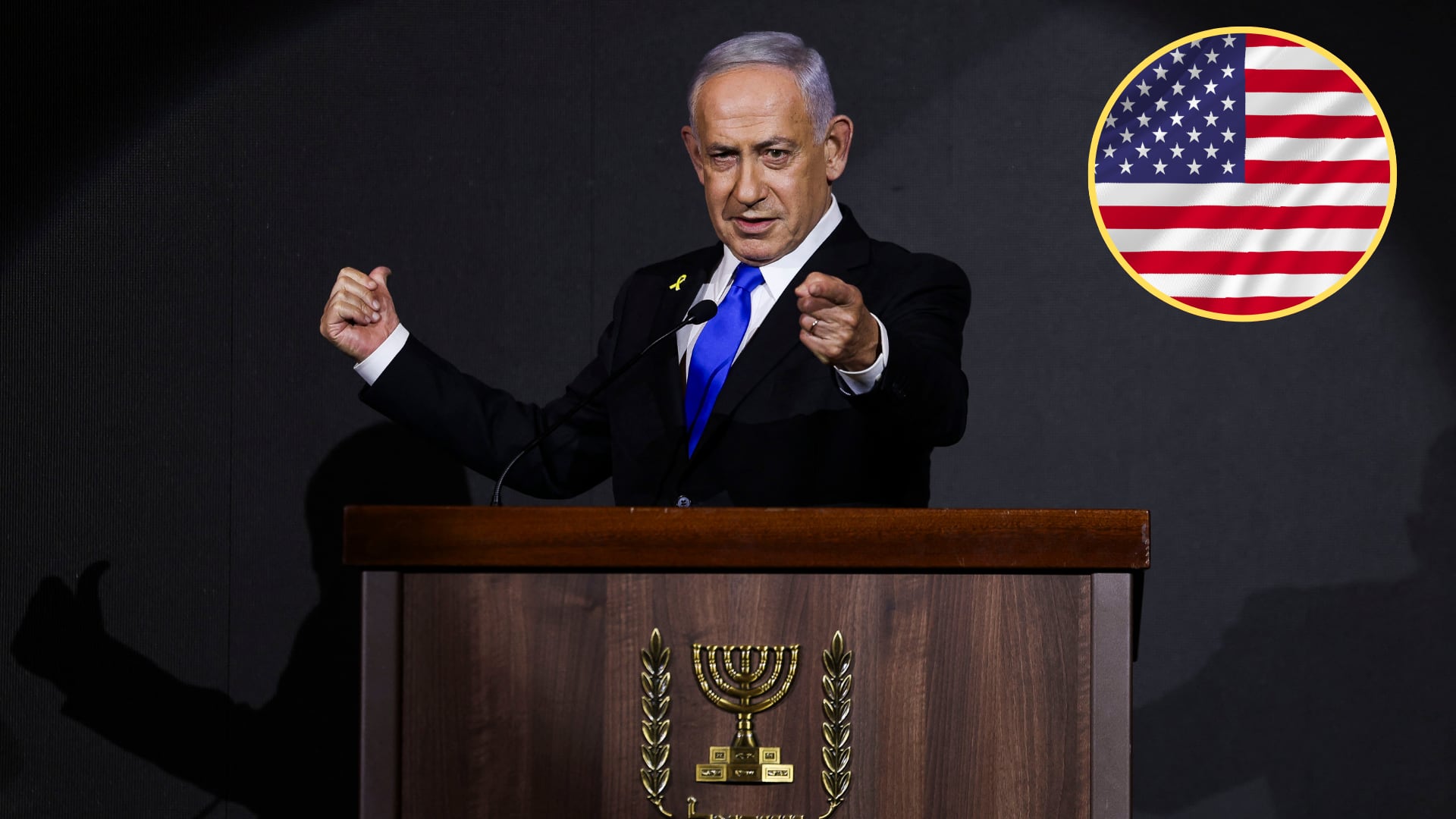Benjamin Netanyahu, primer ministro de Israel, bandera de Estados Unidos. Foto: RONEN ZVULUN/POOL/AFP via Getty Images/ Getty Images