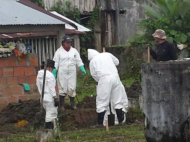 La Fiscalía avanza en la identificación de los cuerpos que fueron sepultados en fosas y que podrían pertenecer a guerrilleros muertos en combate. Foto: Colprensa