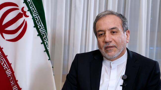 LISBOA (PORTUGAL), 27/11/2024.- El ministro iraní de Exteriores, Abás Araqchí, este miércoles durante una entrevista con EFE en la residencia del embajador de Irán en Lisboa (Portugal), en la que Araqchí afirmó que su país fue consultado por distintas partes sobre la tregua en el Líbano y que intentaron ser "útiles" para Hizbulá y el Gobierno libanés, con el fin de lograr un cese de las hostilidades que espera que sea seguido por un alto el fuego "permanente". EFE/ Jorge Jerónimo