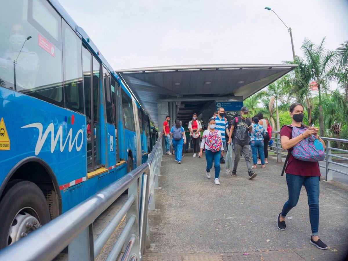Distrito caleño hace millonario abono a operadores del MIO y evita su parálisis
