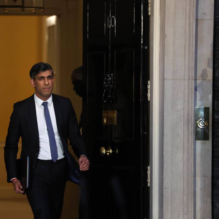 London (United Kingdom), 01/03/2024.- Britain&#039;s Prime Minister Rishi Sunak walks out to make a statement at Downing Street in London, Britain, 01 March 2024. The Prime Minister&#039;s address was billed as to touch on recent events, including in Parliament last week, recent elections and the need to protect democratic processes. (Elecciones, Reino Unido, Londres) EFE/EPA/NEIL HALL