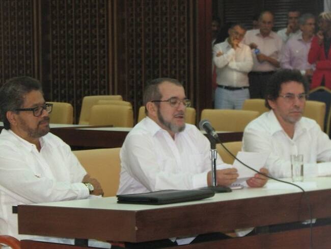 "Iván Márquez", "Timochenko" y "Pastor Alape". Foto: Colprensa