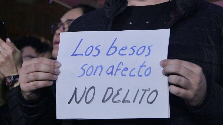 Cancelan orden de multa contra pareja que se besó en Andino. Foto: Colprensa