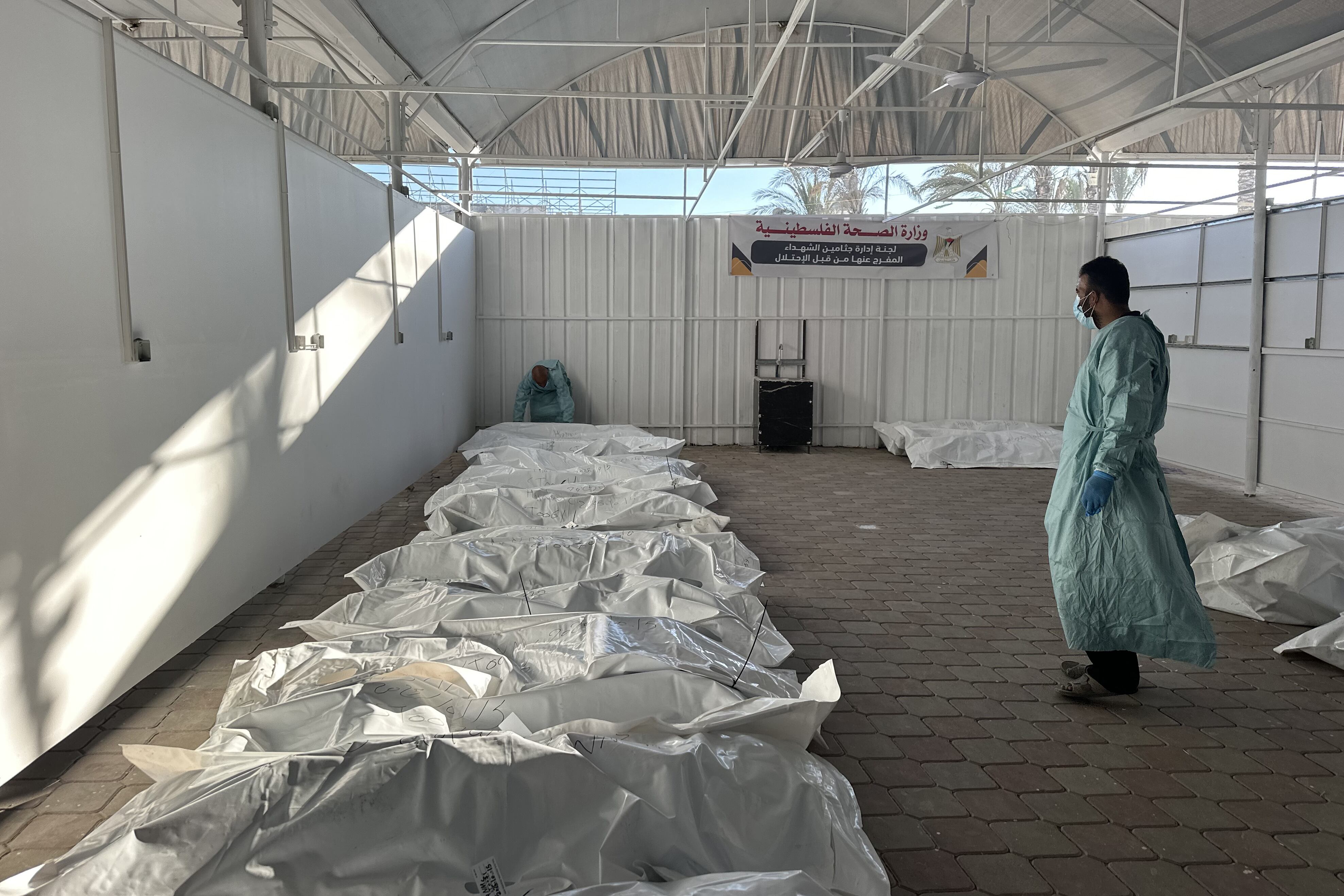 Entrega de cuerpos de palestinos. Foto: Doaa Albaz/Anadolu via Getty Images)