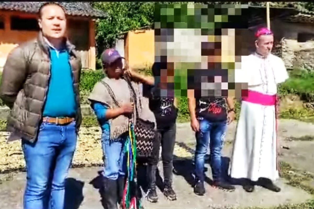 El entrega fue coordinada por el cabildo del territorio de Huila, el obispo de Tierradentro y la personería municipal de Páez. Crédito: Defensoría del Pueblo.