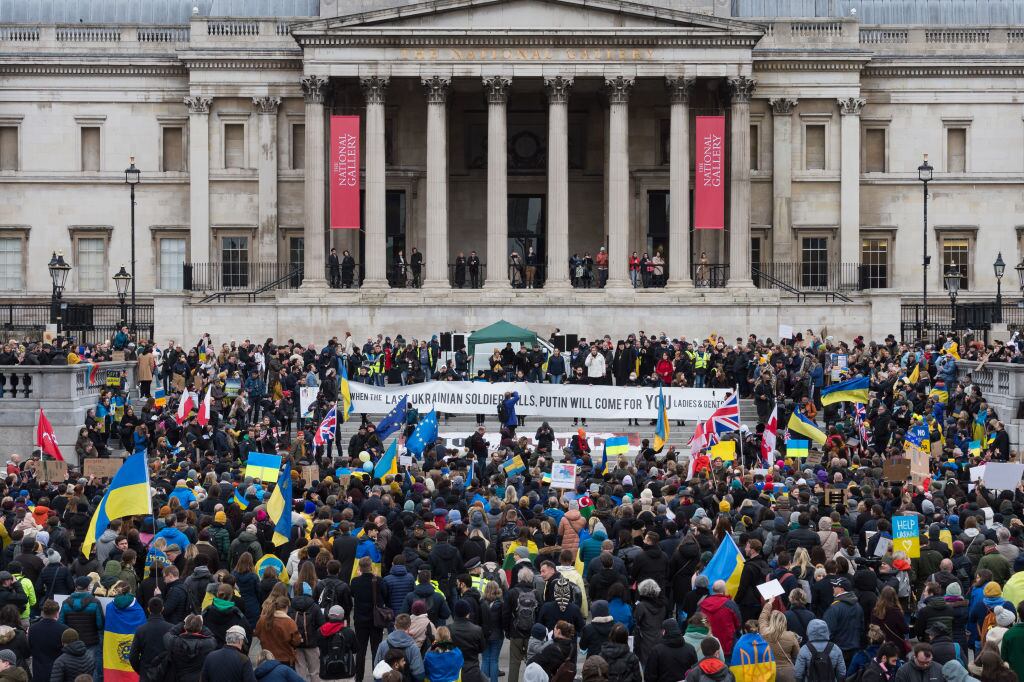 Ucranianos y sus partidarios se manifiestan en Trafalgar Square pidiendo al Gobierno británico que apoye a Ucrania(Photo credit should read Wiktor Szymanowicz/Future Publishing via Getty Images)