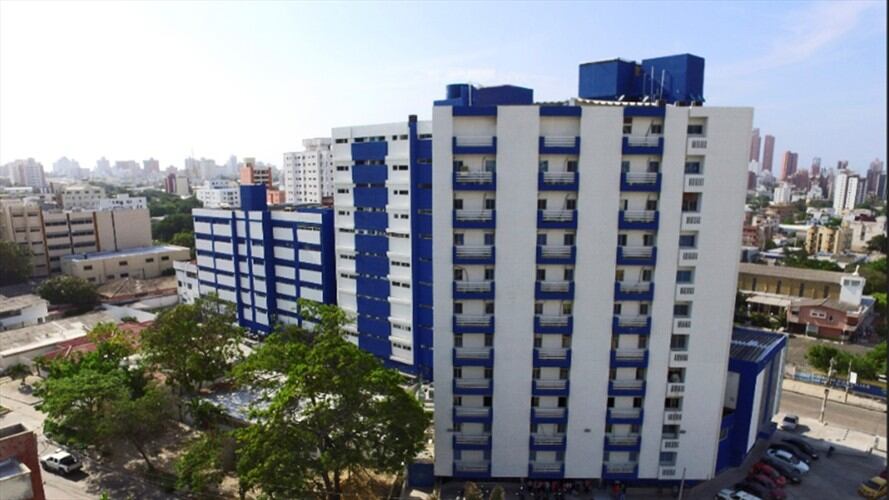 Un grupo de trabajadores del Hospital Metropolitano de Barranquilla están protestando porque la entidad les adeuda nueve meses de salario. Foto: https://www.fhum.org.co/quienes-somos/historia/