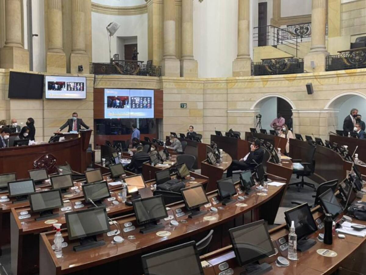Senadores del Pacto Histórico denuncian que les quieren quitar sus curules