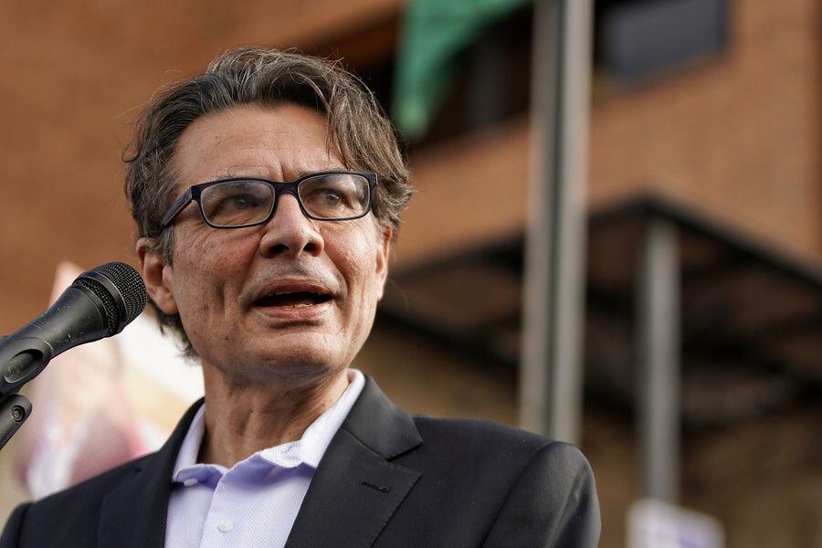Alejandro Gaviria aceptó participar en el “cónclave” para unir al centro