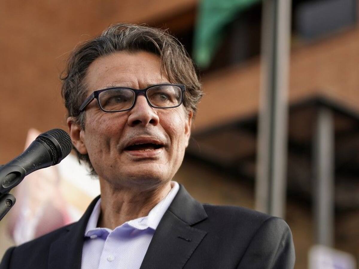 Alejandro Gaviria aceptó participar en el “cónclave” para unir al centro