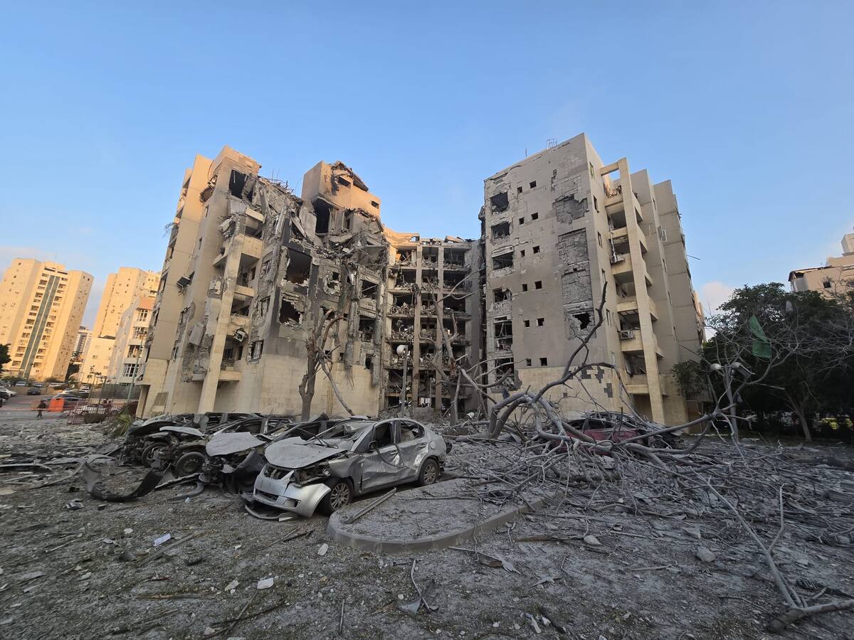 Irán lanzó un nuevo ataque sobre Israel tras el anuncio de Trump de un alto el fuego