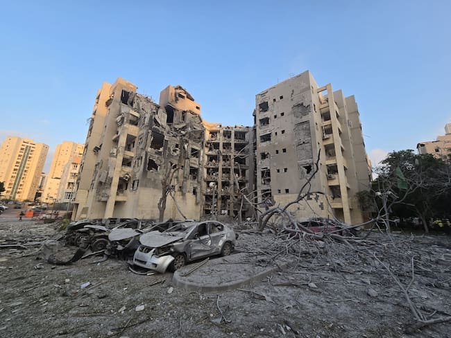 Irán lanzó un nuevo ataque sobre Israel tras el anuncio de Trump de un alto el fuego. Foto: EFE/ Servicio de Bomberos Y Rescate de Israel