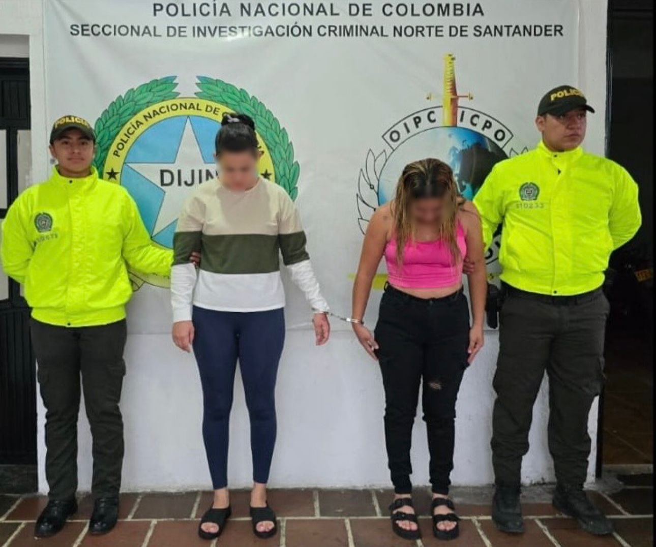 Capturadas dos mujeres en Ocaña señaladas de hurtar a un ciudadano colombo americano. Foto: DENOR.