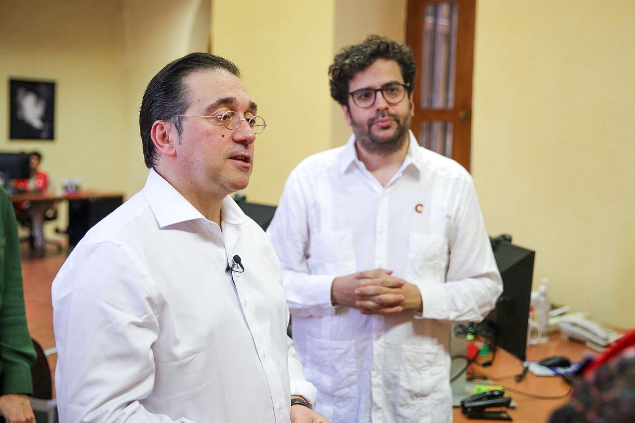 Ministro de Asuntos Exteriores Unión Europea y Cooperación del Reino de España, José Manuel Albares Bueno; Director de la Agencia Española de Cooperación Internacional para el Desarrollo (Aecid), Antón Leis,