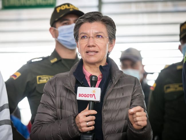 La alcaldesa Claudia López aseguró que no es cierto que haya operación del ELN ni de grupos residuales de las Farc en Bogotá