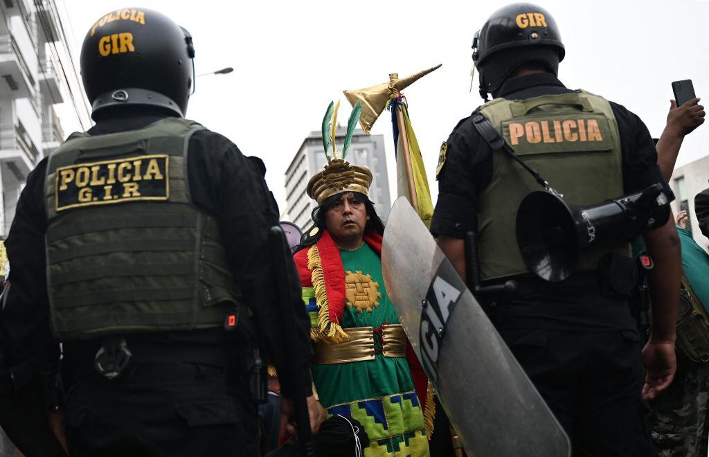 Manifestaciones en Lima-Perú, luego de la destitución de Pedro Castillo (Photo by ERNESTO BENAVIDES / AFP) (Photo by ERNESTO BENAVIDES/AFP via Getty Images)
