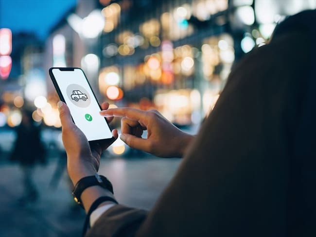 Ya está lista y radicada la ponencia para el proyecto que pretende reglamentar las plataformas como Uber, Didi, Beat, entre otras. Foto: Getty Images
