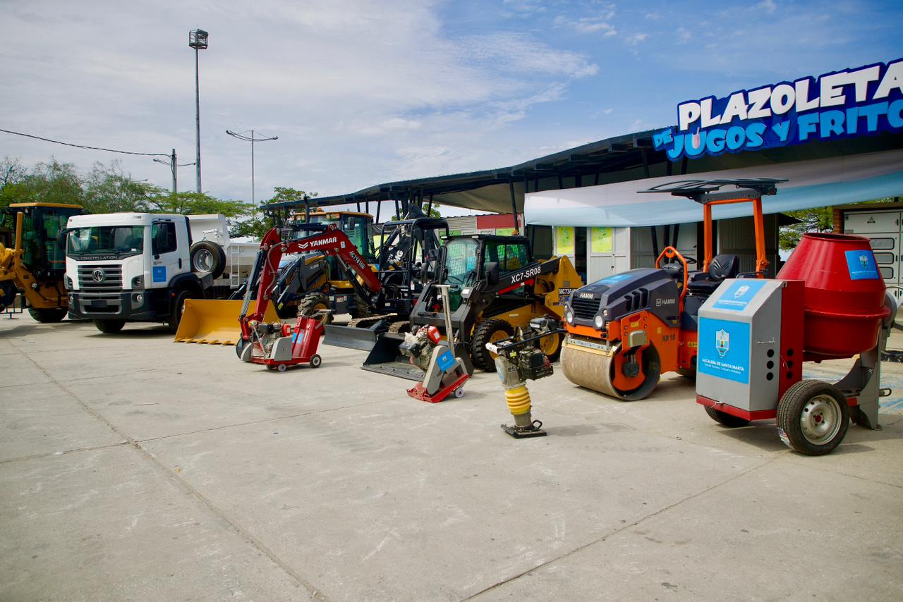 Santa Marta cuenta con nueva maquinaria amarilla para atención de emergencias/ Alcaldía de Santa Marta.