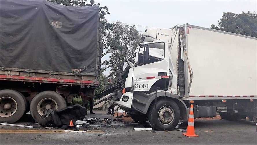Estos dos vehículos resultaron implicados en el accidente . Foto: Cortesía