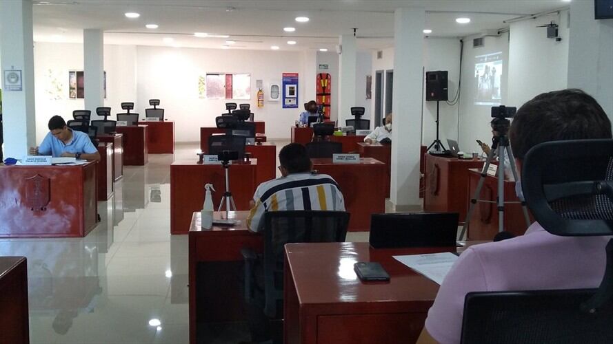 Los sujetos dijeron que requerían hablar con el presidente del Concejo. Foto: Concejo de Santa Marta